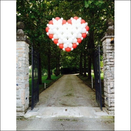 Cuore gigante con palloncini idea regalo Matrimonio amore love San Valentino